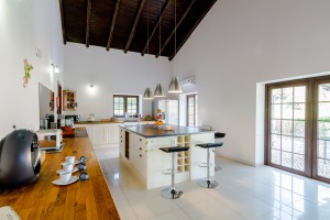 Modern kitchen to enjoy on your family cooking holiday at this retreat in the Algarve countryside
