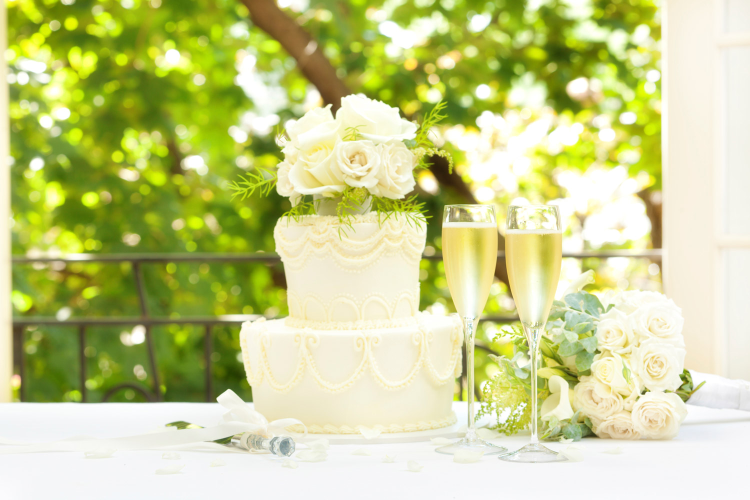 Wedding cake at Portugal retreat